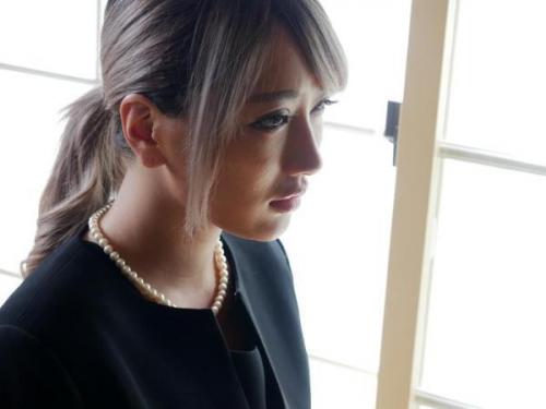 ＜AIKAｘ近親相姦＞妖艶ボディを持て余す若き未亡人が義息の肉棒を咥えて禁断近親セックス！