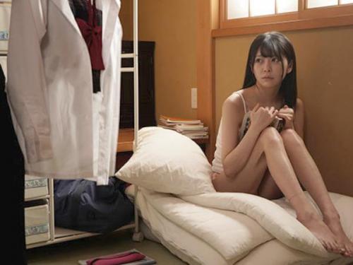 ＜ハメ撮りｘ近親相姦＞敏感ボディのちっぱい美少女が変態義父にハメられ中出しセックス‼