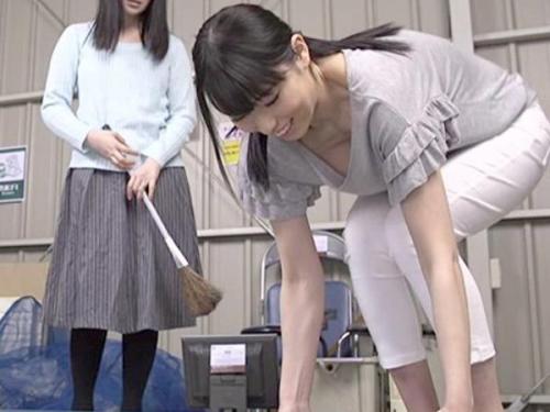 ＜ハメ撮りｘ人妻＞熟れた色気を無防備にばらまく美人妻がご近所さんの肉棒で背徳セックス‼