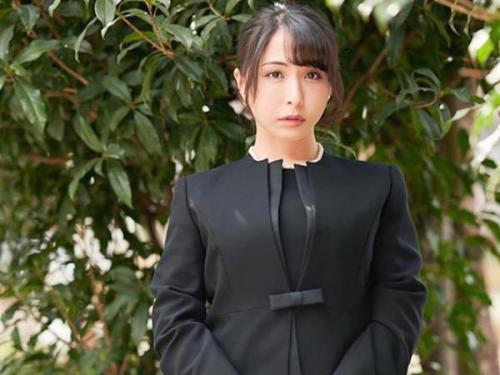 【フェラ】＜マジックミラー号＞久々の悦楽に没頭する麗しい未亡人が、葬儀後のMM号で大胆に情欲を解き放つ！