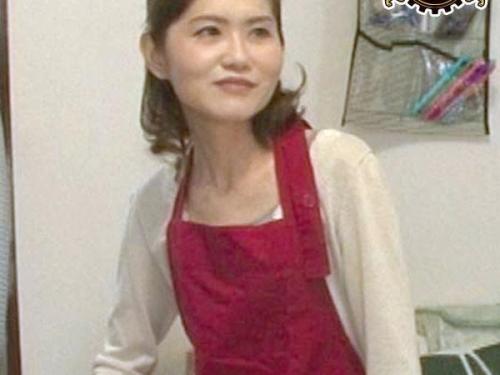 ＜おばさんレンタル＞長らくチン〇日照りな熟女おばさんが若い肉棒にヤらしく喘いでイキまくる！