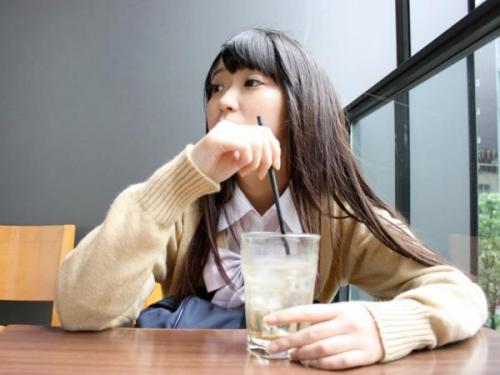 ＜ハメ撮りｘ援交＞いつでもヤりたい年頃の制服美少女が中年オヤジのチン〇でハメられイキまくる！