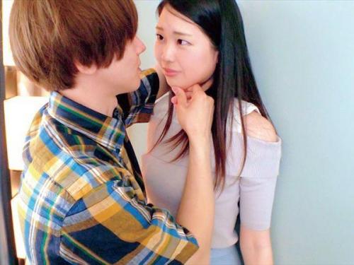 ＜素人ナンパ＞いつでもヤりたい年頃の女子大生美少女がイケメンチン〇を受け入れ濃厚セックス！