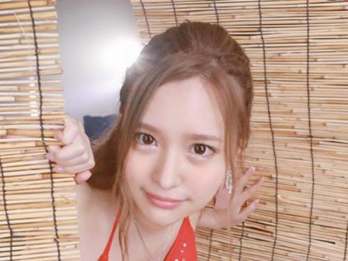 【ギャル】「はやく来て♡」ロッカー内でヤってるカップルに遭遇。終わった後も彼女は物足りず、見つけた男で第２ラウンド！ビッチなマンコは容赦なくチンポを咥えこむ！
