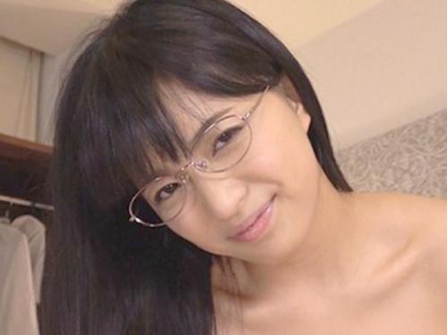 【相部屋】「このまま出して！！♡」出張先で女上司とまさかの相部屋！別れたばかりの上司は寂しさから身体を求めてくると、そのまま激しく乱れていく。チンポを貪られ、ハメてしまえば中出し懇願！