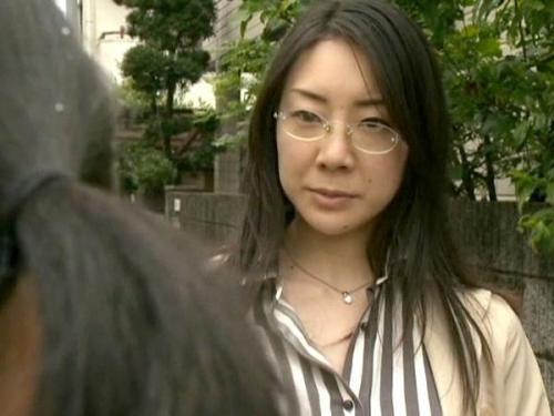 ＜ヘンリー塚本ｘ女教師＞溢れる性欲を抑えきれない熟女人妻先生が背徳チン〇で肉欲ファック‼