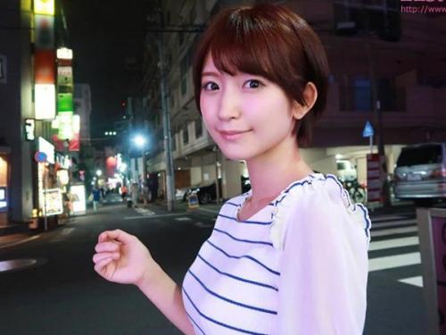＜素人ナンパ＞性欲強めな美人ショトカお姉さんが学生時代の制服を着てドスケベセックス！