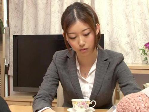 ＜ハメ撮りｘ女教師＞教育熱心な美人先生が生徒宅でエッチな薬を盛られて快楽堕ちセックス！
