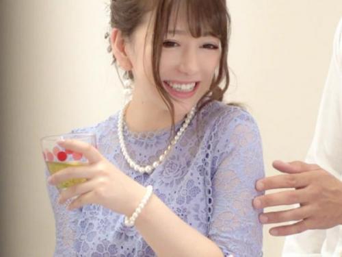 ＜ハメ撮りｘナンパ＞友人の式帰りの美巨乳美女がナンパチン〇を激しく咥えてハメまくる！