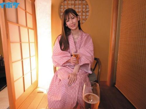 ［明里つむぎ］会社の研修旅行で魅了する美女に誘惑され、一晩限りの禁じられた情熱…浴衣が開いた姿で跨り悶える彼女。