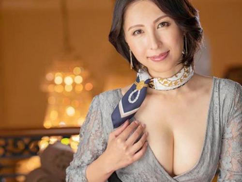 ＜佐田茉莉子ｘメンズエステ＞妖艶ボディの美熟女嬢が客のチン〇を舐めあげ杭打ち騎乗位‼