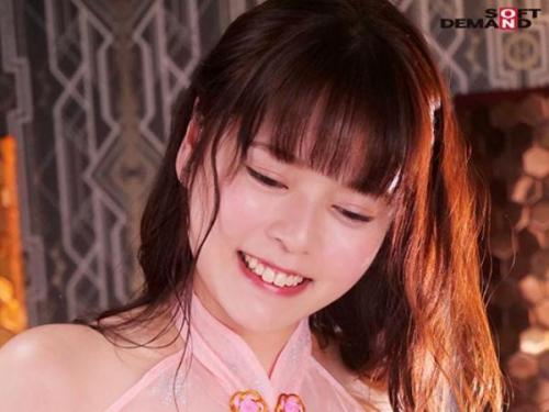 柔らかくてふわふわな胸での密着プレイ、極上の風俗体験！私の豊満なバストで何度も絶頂へと導いてあげるわ！