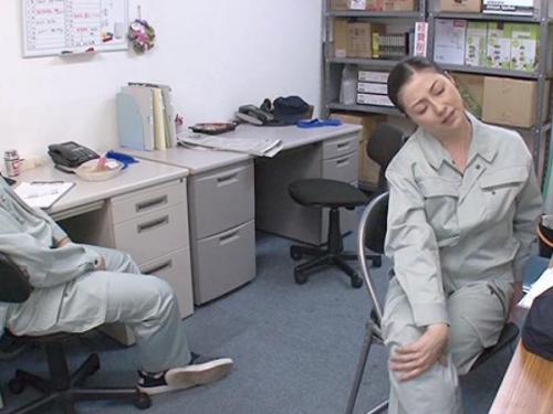 ＜ハメ撮りｘおばさん＞長らくＨがご無沙汰な熟女人妻がバイト先の若いチン〇で肉欲セックス！