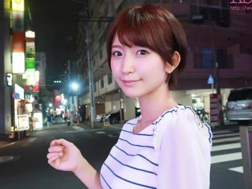 ＜ハメ撮りｘヤリマン＞エッチ大好きイマドキ制服美少女がナンパ男とラブホで即ハメセックス！