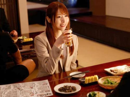 ＜西宮ゆめ＞スレンダー美人のOLが会社の先輩に誘われて絶倫本性を出して肉食セックスでザーメン絞り！