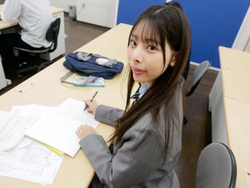 【女子○生】白濁とした臭汚い精子をごっくんするJK！デカチンで何度も何度も突かれ、イキ狂う美少女！