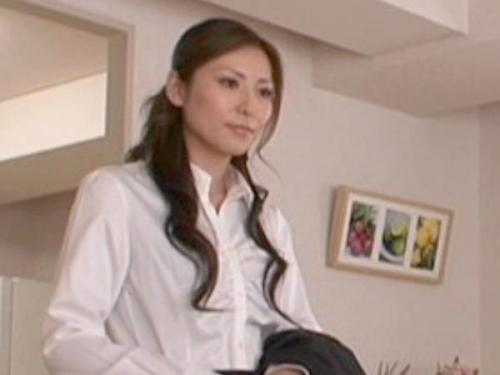 【ゲーム】「私もしたい…!♡」子持ちと結婚すると、旦那が娘をおもちゃ攻めしている場面に遭遇。そんな中、義理の息子の優しさに心が動いてしまう。近親相姦で成り立つ家族の姿がここに！