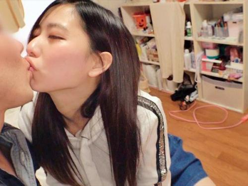 ＜素人ナンパ＞エッチ大好きイマドキ美少女がナンパ男を家に上げてベロチューからのハメまくり‼