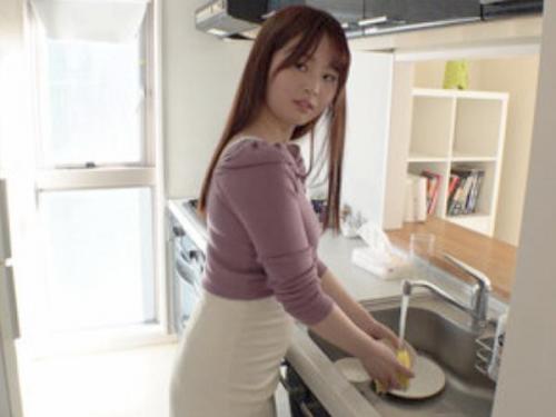 ＜三舩みすずｘ近親相姦＞エチエチボディの美人妻がデカマラしか取り柄の無い弟にハメられイカされる！