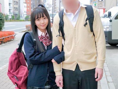 ＜マジックミラー号＞彼氏のペニス見当てゲームに敗れた制服美少女が罰として他人棒挿入され、服を着たままセックス！