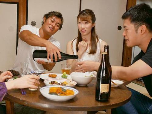 ＜星宮一花＞夫との淡泊なHに慣れきった美人妻が元カレデカマラをぶち込まれてイキまくる！