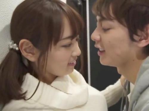 ＜ハメ撮りｘ夫婦＞新婚ほやほやでいつでもエッチがしたい若夫婦が来客いるのにイチャラブセックス‼