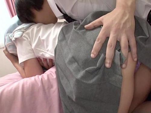 ＜加藤ツバキｘ彼女の母＞エッチ大好き美人母が娘の服着て娘のカレに肉棒ぶち込まれてイキまくる！