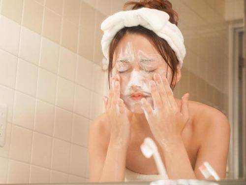 ＜希島あいりｘ女上司＞性欲強めな美人上司がウブな部下を家に連れ込み朝まで誘惑セックス！