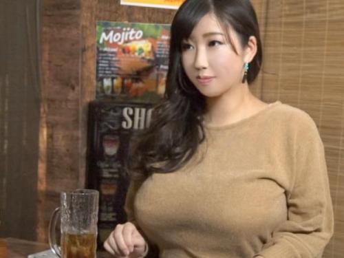 ＜相席居酒屋ｘ人妻＞チン〇が欲しくて一人呑みする巨乳妻がナンパ男の肉棒で不倫セックス！
