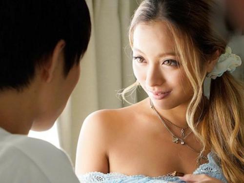＜蘭華＞頭の中はチン〇でいっぱいな美人お姉さんが妹の大事なカレを誘惑して肉食セックス！