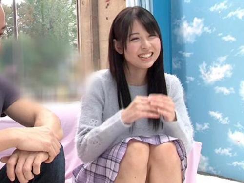 ＜マジックミラー号＞黒髪ロングの正統派美人女子大生が恥じらいながらも大胆セックス！