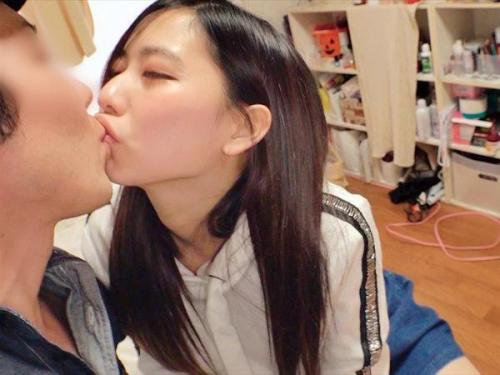＜素人ナンパ＞黒髪ロングの美人女子大生がナンパ男のチン〇を即ハメされて快楽アクメ！