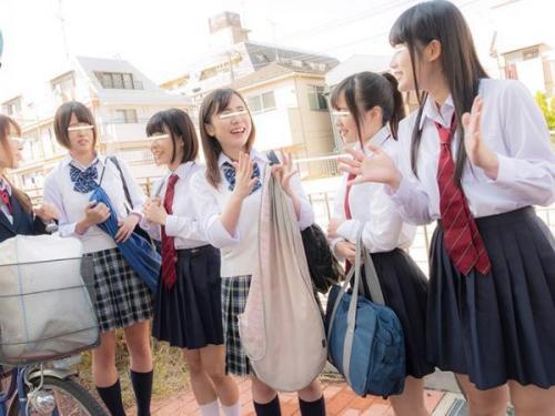 ＜ハメ撮りｘ美少女＞スタイル抜群の巨乳美少女たちが欲情した悪ガキたちに無理やりハメられイかされる！