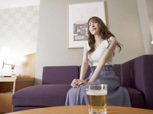 【手コキ】「普段はそんなに・・・」セックス大好きな奥様のホテルでのやりまくり行為！