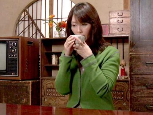 ＜翔田千里ｘヘンリー塚本＞亭主に先立たれてセックスレスな熟女が忘れかけてた肉棒の快楽に絶頂アクメ！