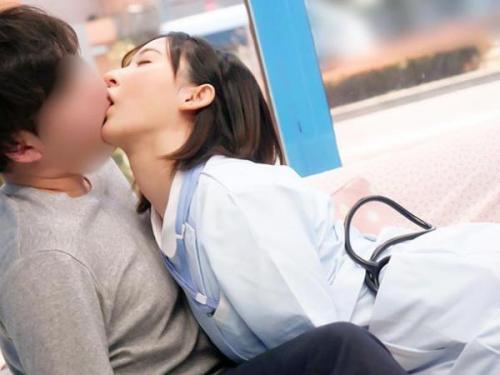 ＜マジックミラー号ｘナース＞むっちりボディの美人看護師さんがたわわな巨乳を晒して筆おろし！