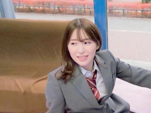【中出し】「彼のより大きいっ！♡」美少女の前に並ぶチンポ。彼氏のチンポを当てるはずが、なぜがフェラに挿入まで！彼氏より大きいチンポに激しく突かれる
