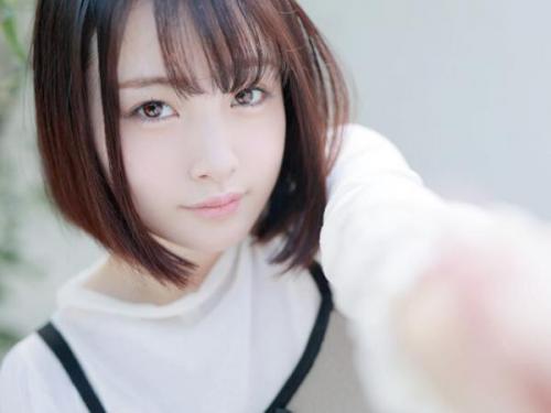 【バック】純粋な魅力を持つ18歳の美少女が、無垢な大きな胸を露にし、熟練者のスキルにより感じる喜びを開花させてしまう！