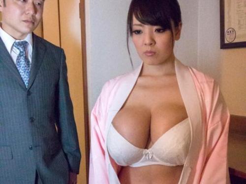 ＜Hitomi＞極上ボディの爆乳人妻が金に困った亭主の代わりに肉便器として快楽堕ちする！