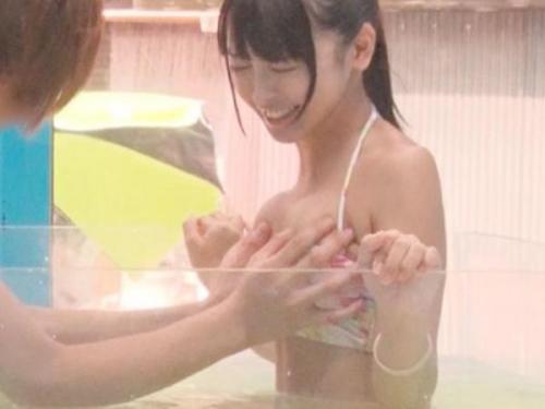 ＜マジックミラー号＞敏感ボディのクビレ巨乳美少女が素股で発情しちゃって本気セックス！
