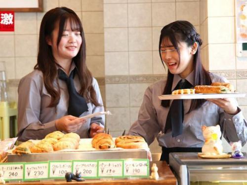 『お願い、もうやめて…』【女子高生】無慈悲な暴漢に襲われ、恐怖に震える少女の悲痛な叫び！《無理矢理》