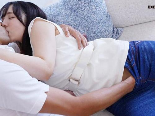 休む間もなく、すぐに情熱を交わしたいの❤！30代の魅力的な人妻がアダルトビデオの快感に酔いしれ、欲望のままに絶頂を追い求める官能的な体験！