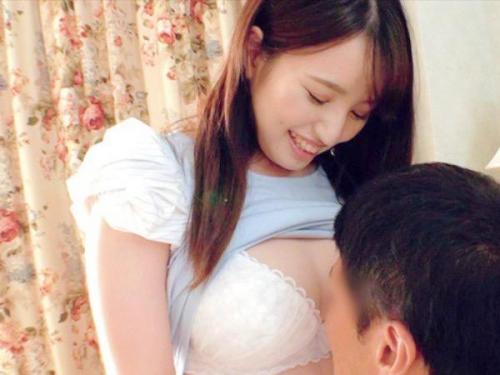 【巨乳】「童貞…卒業する？」巨乳女子大生たちが童貞のために体を捧げる。生のおっぱいで癒した後は、素股で気持ちよくするはずが…勢い余って生挿入！
