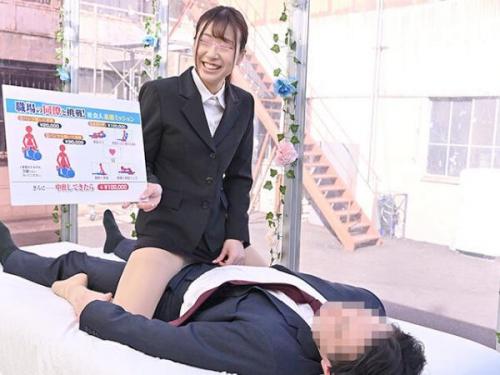 ＜マジックミラー号＞初めて経験する素股の微妙な感覚にその気になってガチハメしちゃう美人OL‼