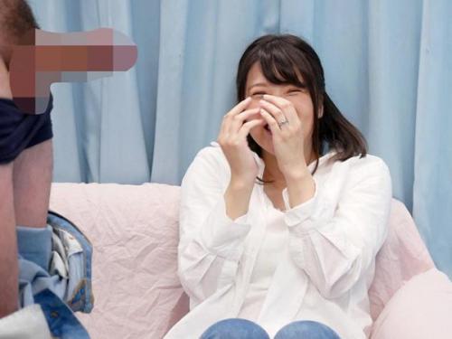 ＜マジックミラー号＞子育て忙しくエッチがおざなりな美人妻が他人棒との内緒の不倫セックス！
