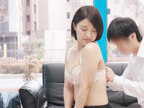 【マジックミラー号】「欲しくなっちゃった…♡」男子生徒のために性教育をする女教師。優しく教えるはずが、興奮した先生は自らまたがり腰を振る！一線を越えた2人は禁断の関係に…