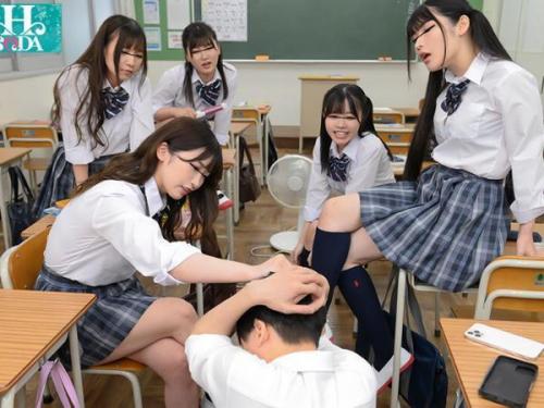 【柏木こなつ】時が止まった教室で続編2！制服姿の女子高生と密会！Fカップの魅惑的な美少女がこっそりと自慰行為！