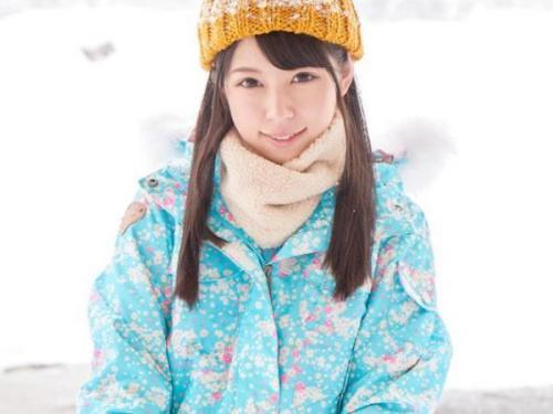 ＜マジックミラー号＞エッチ大好きゲレンデ美少女が敏感マン〇を手マンされて発情セックス！