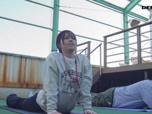 【新田好実 SOD女子社員 新作】冗談ゼロ 機材車にピッタリなAD！みんなが可愛がる弟、巨根、多量の顔射を記録した軌跡