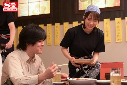 【小倉七海】既婚の店長に恋したバイト美少女の甘くて切ない不倫…ダメだと思っても巨乳スレンダーなカラダは性欲に抗えない。